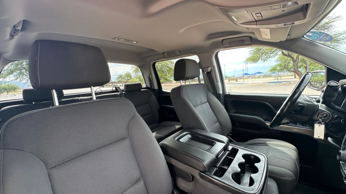 Photo 15 of this Chevrolet Silverado 1500