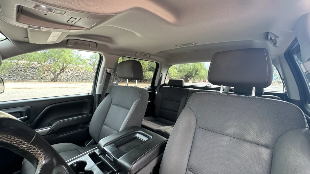 Photo 16 of this Chevrolet Silverado 1500