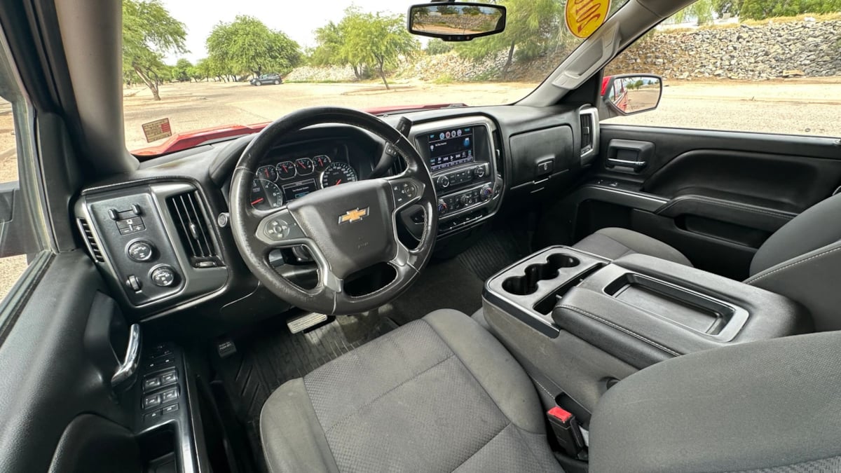 Photo 17 of this Chevrolet Silverado 1500