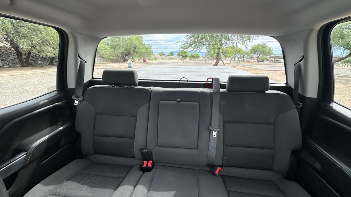 Photo 23 of this Chevrolet Silverado 1500