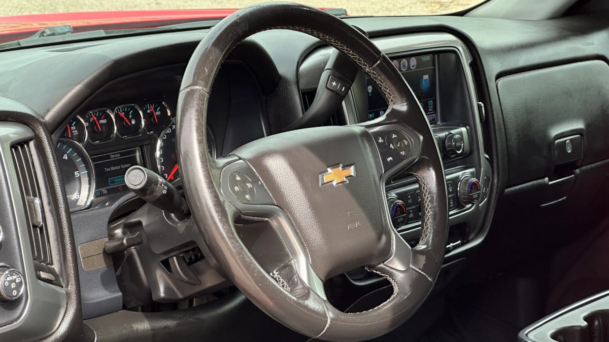 Photo 26 of this Chevrolet Silverado 1500