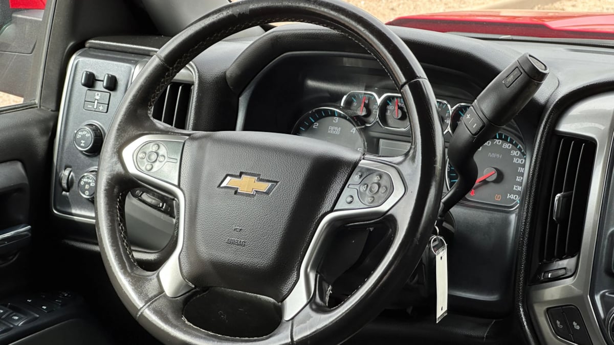Photo 27 of this Chevrolet Silverado 1500
