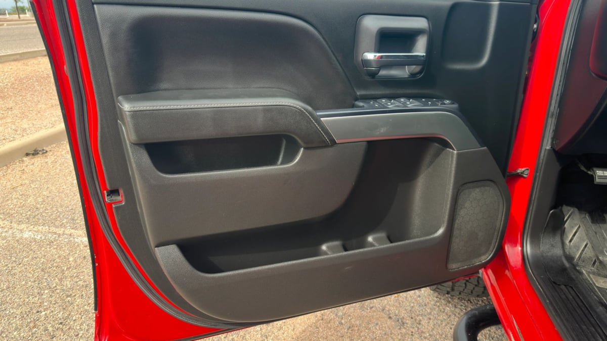 Photo 38 of this Chevrolet Silverado 1500