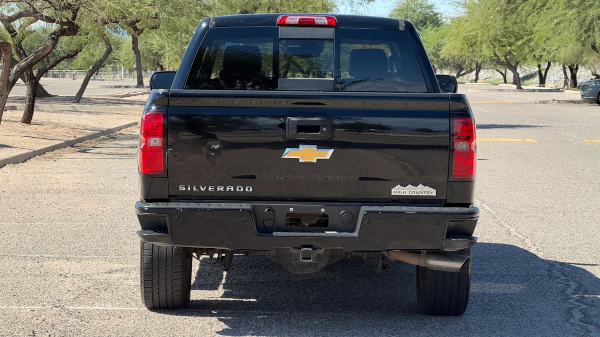 Photo 5 of this Chevrolet Silverado 1500