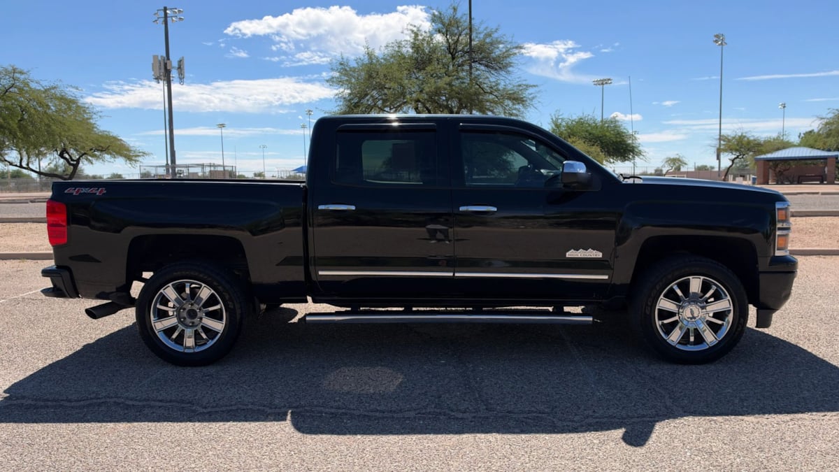 Photo 7 of this Chevrolet Silverado 1500