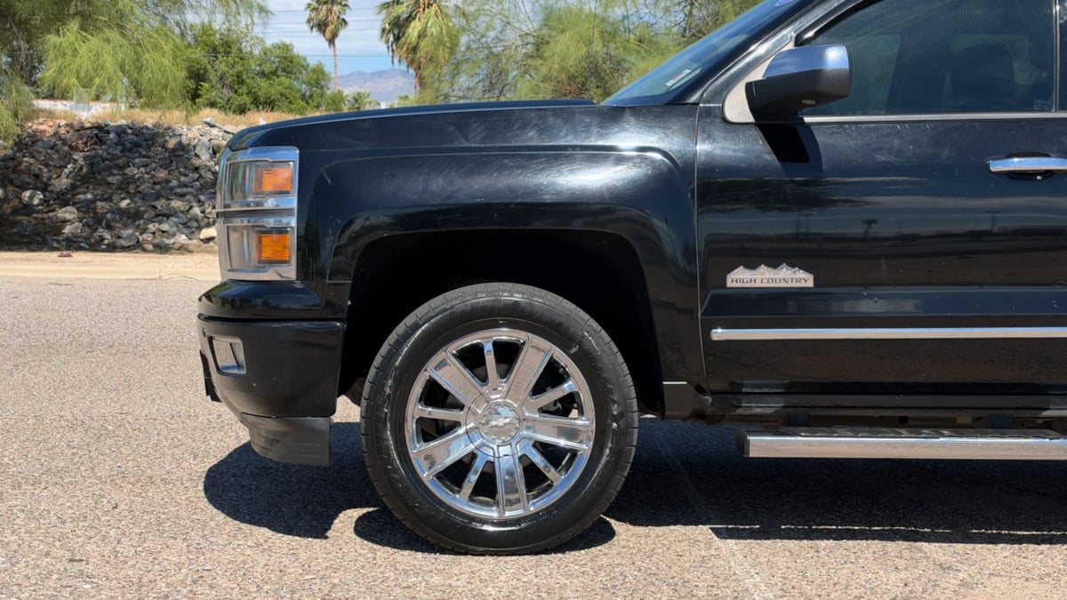 Photo 9 of this Chevrolet Silverado 1500