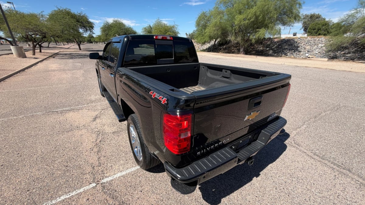 Photo 13 of this Chevrolet Silverado 1500
