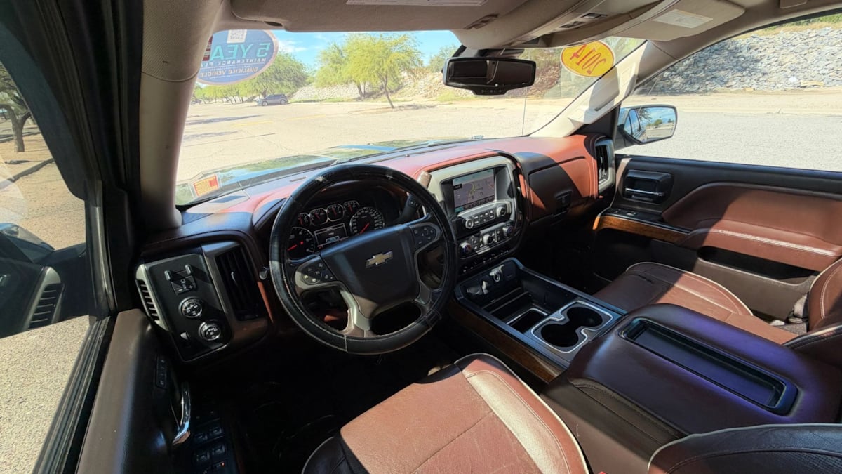 Photo 18 of this Chevrolet Silverado 1500