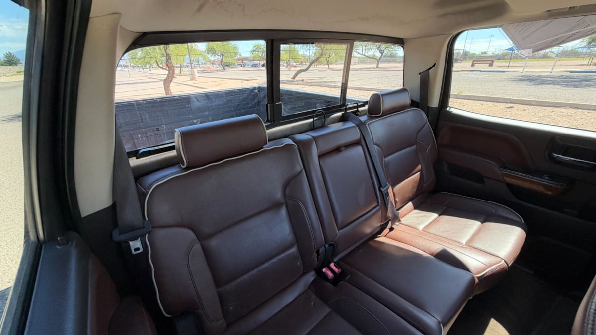 Photo 23 of this Chevrolet Silverado 1500
