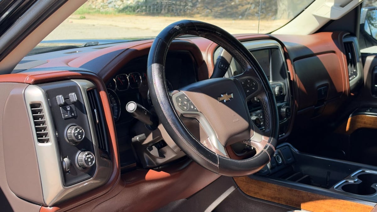 Photo 27 of this Chevrolet Silverado 1500