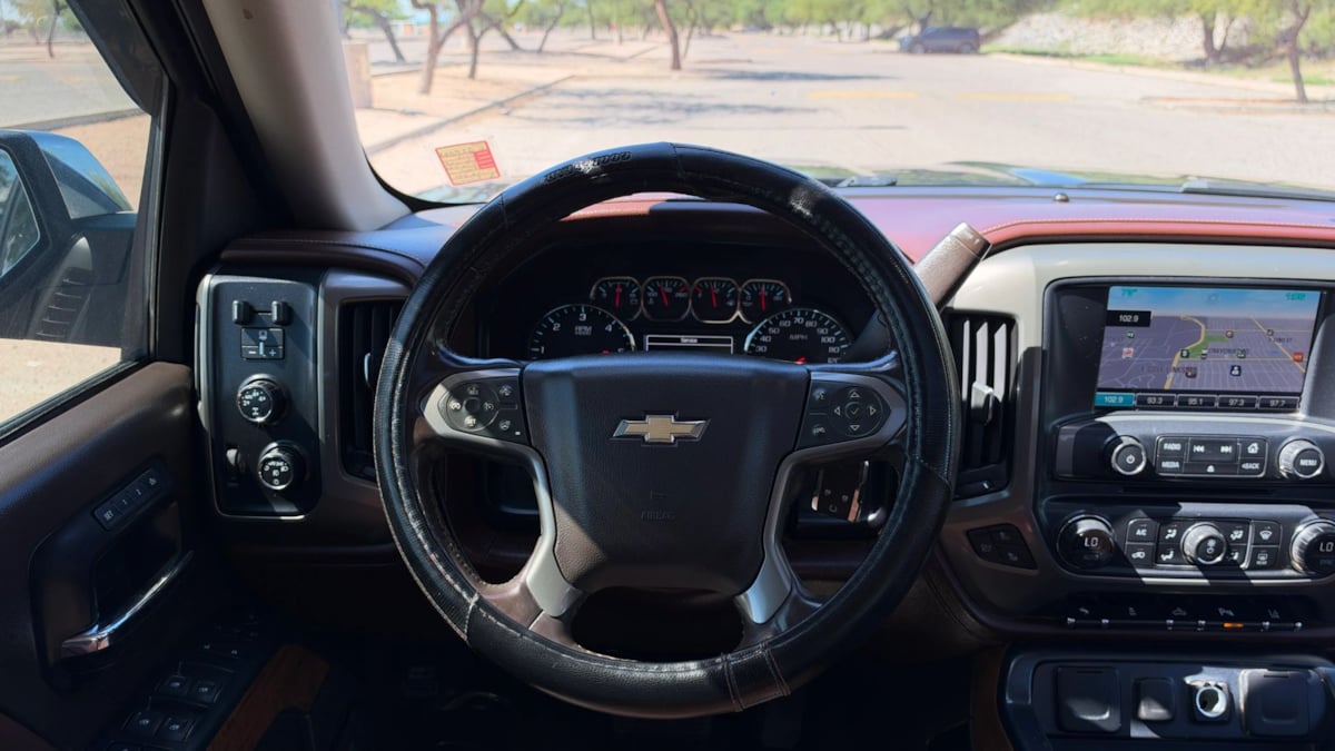 Photo 30 of this Chevrolet Silverado 1500