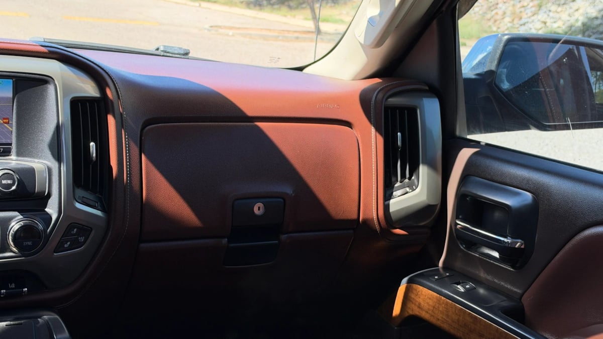 Photo 34 of this Chevrolet Silverado 1500