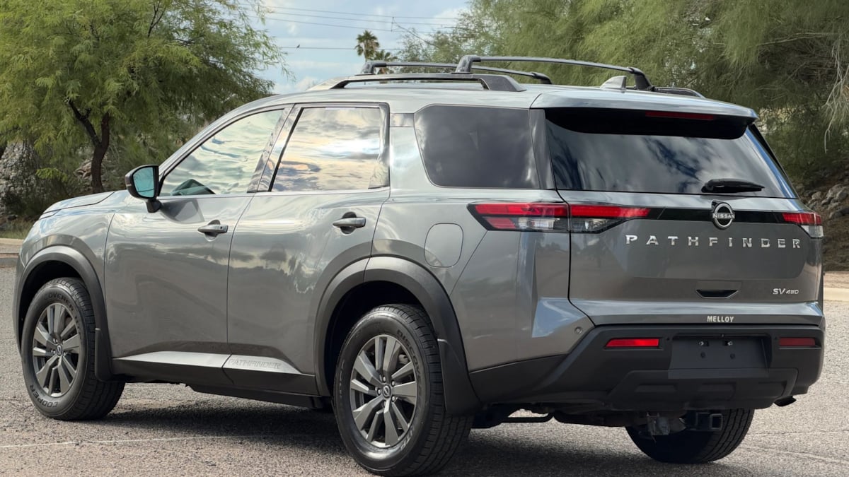 Photo 4 of this Nissan Pathfinder