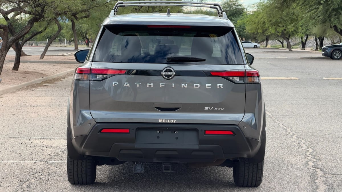 Photo 5 of this Nissan Pathfinder