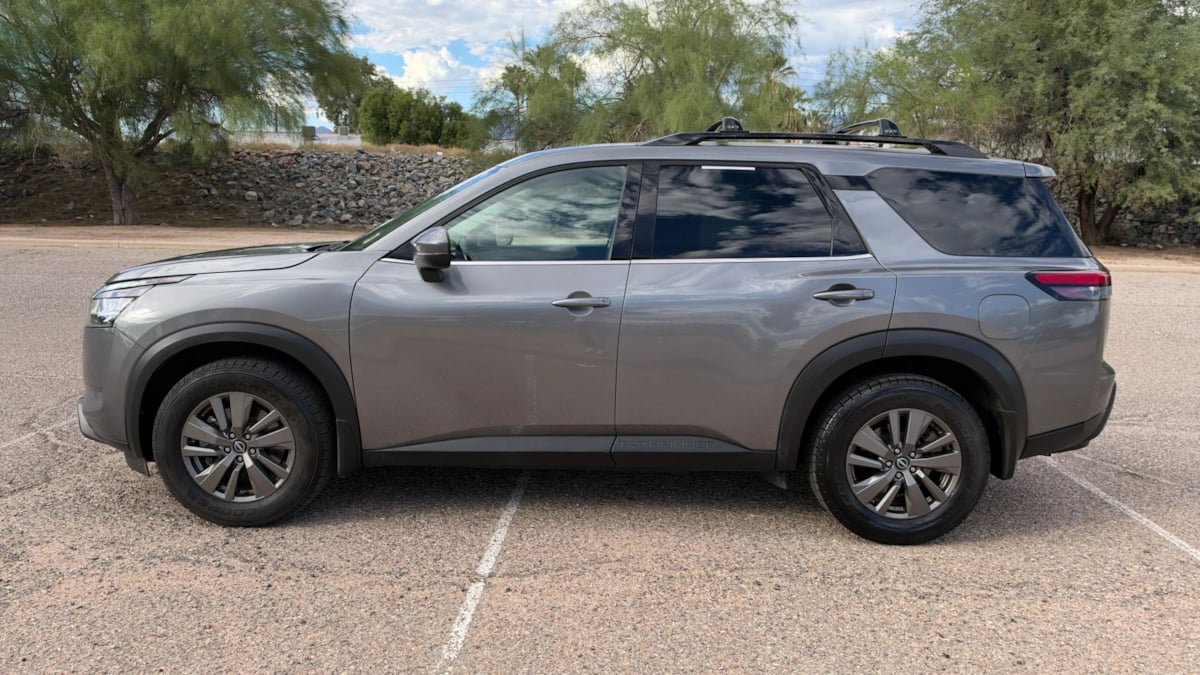 Photo 8 of this Nissan Pathfinder