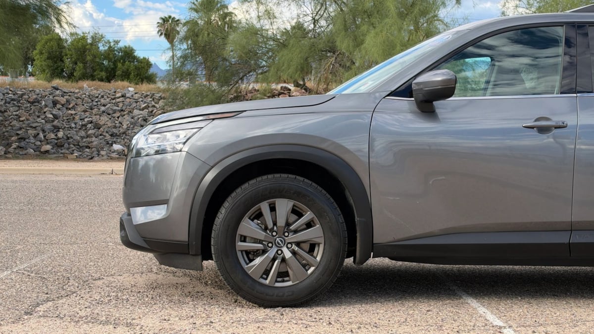 Photo 9 of this Nissan Pathfinder