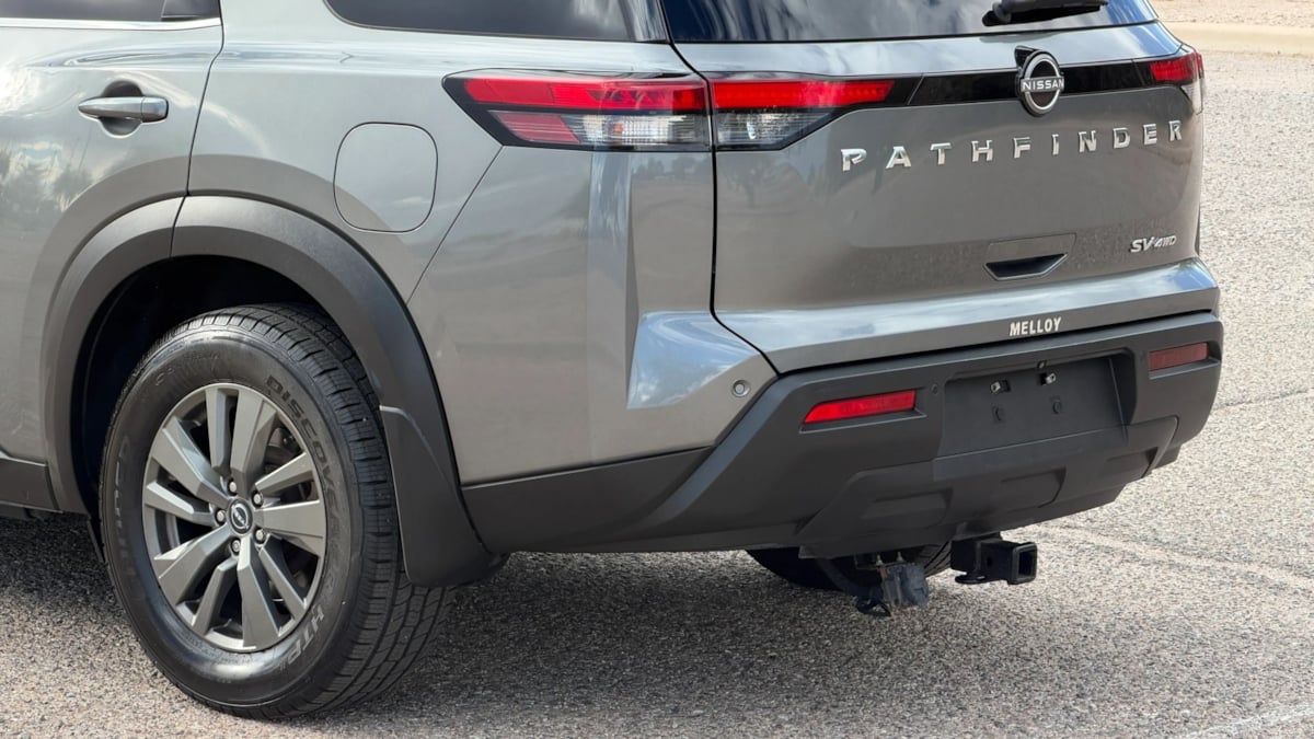 Photo 12 of this Nissan Pathfinder