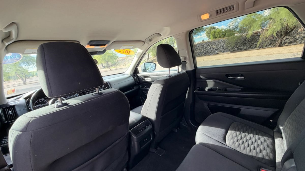Photo 18 of this Nissan Pathfinder