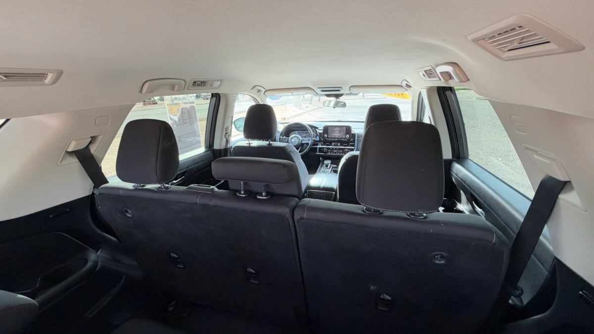 Photo 27 of this Nissan Pathfinder