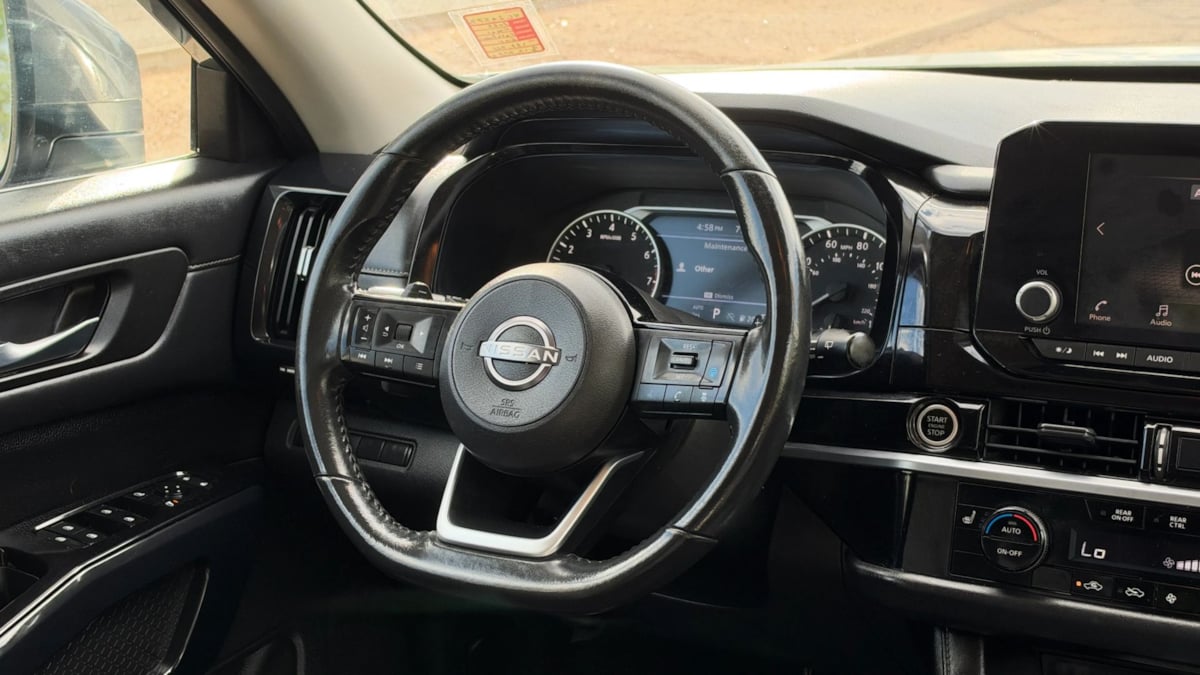 Photo 30 of this Nissan Pathfinder