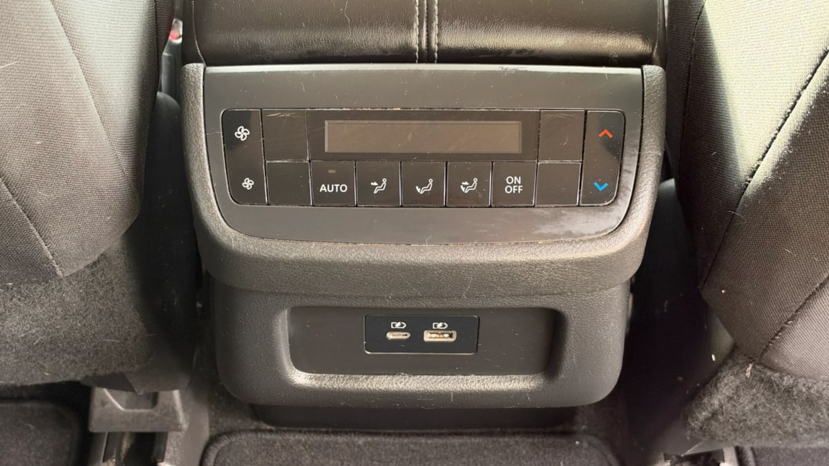 Photo 36 of this Nissan Pathfinder