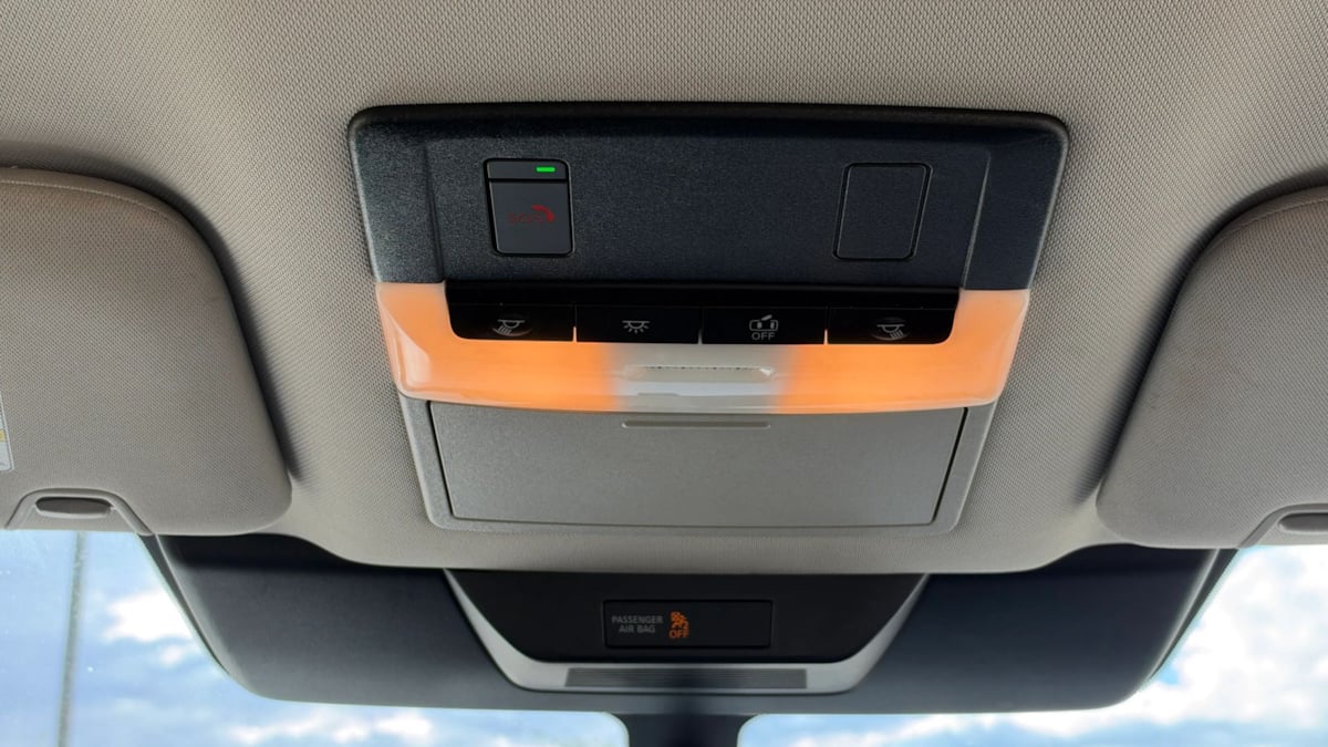 Photo 37 of this Nissan Pathfinder