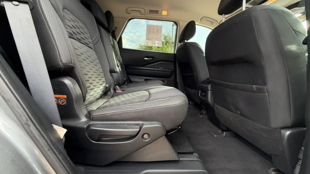 Photo 40 of this Nissan Pathfinder