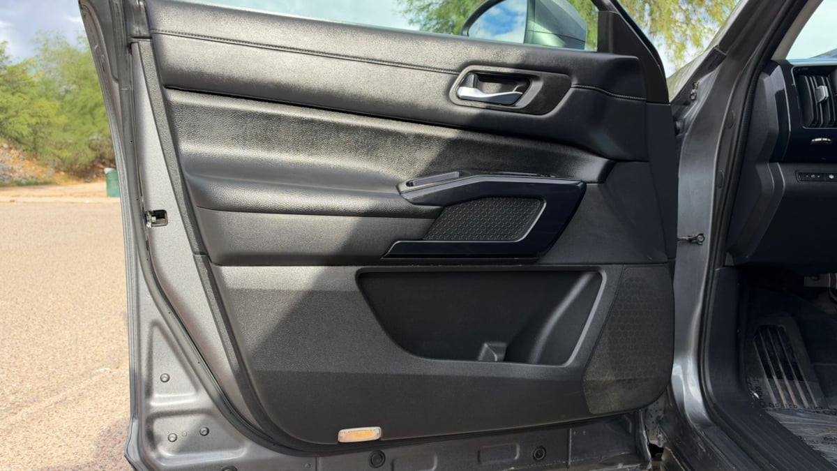 Photo 43 of this Nissan Pathfinder