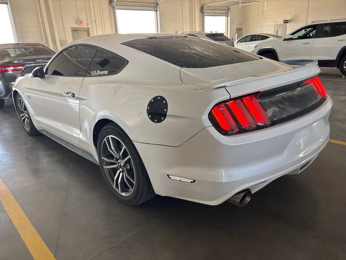 Photo 5 of this Ford Mustang