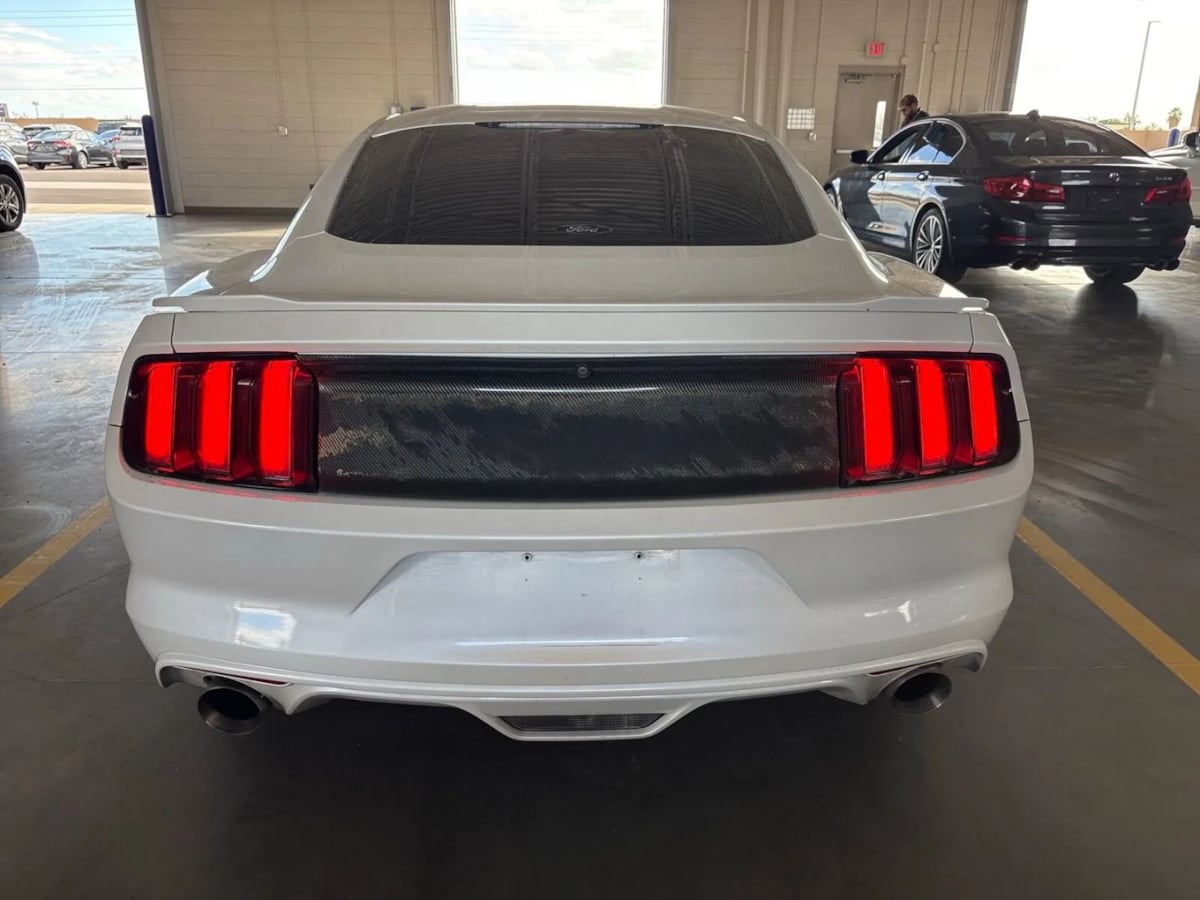 Photo 6 of this Ford Mustang
