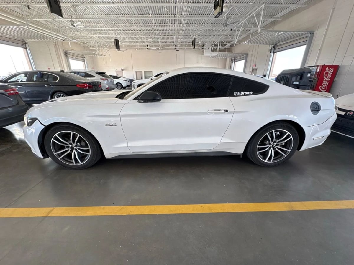 Photo 4 of this Ford Mustang
