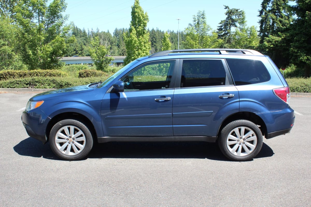 2011 Subaru Forester 2.5X Limited photo 4