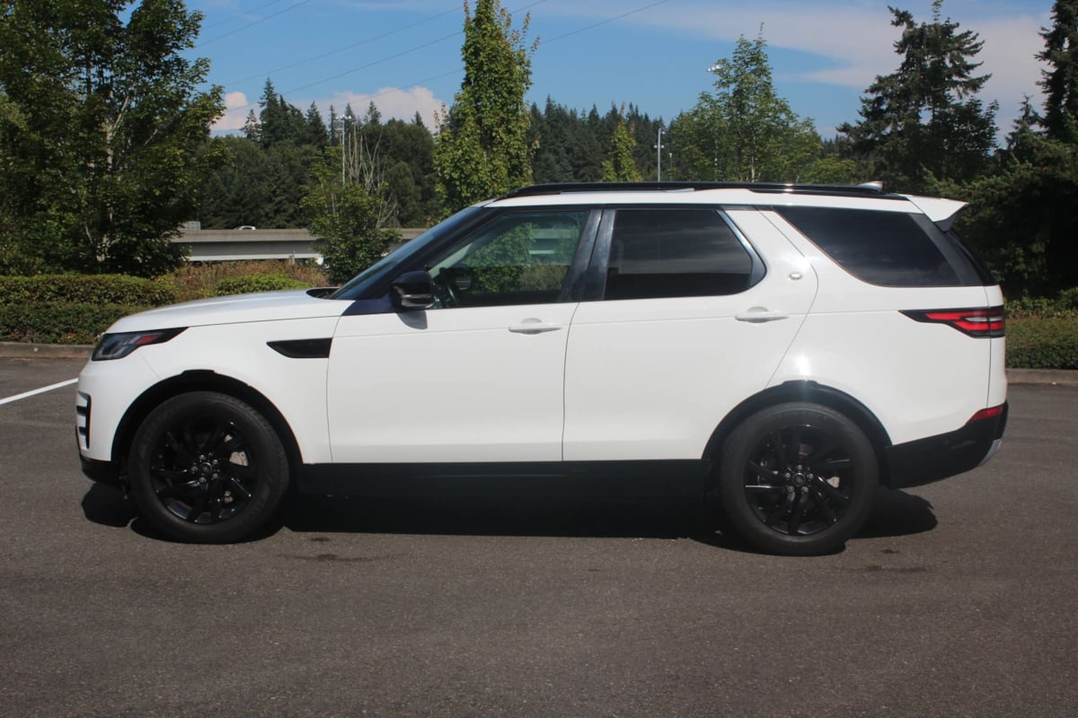 2020 Land Rover Discovery Landmark photo 4