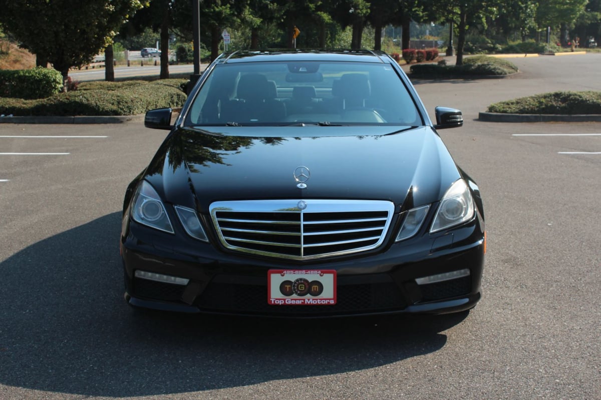 2010 Mercedes Benz E 63 AMG photo 2