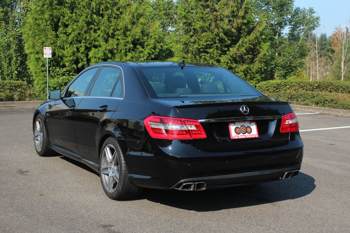 2010 Mercedes Benz E 63 AMG photo 4