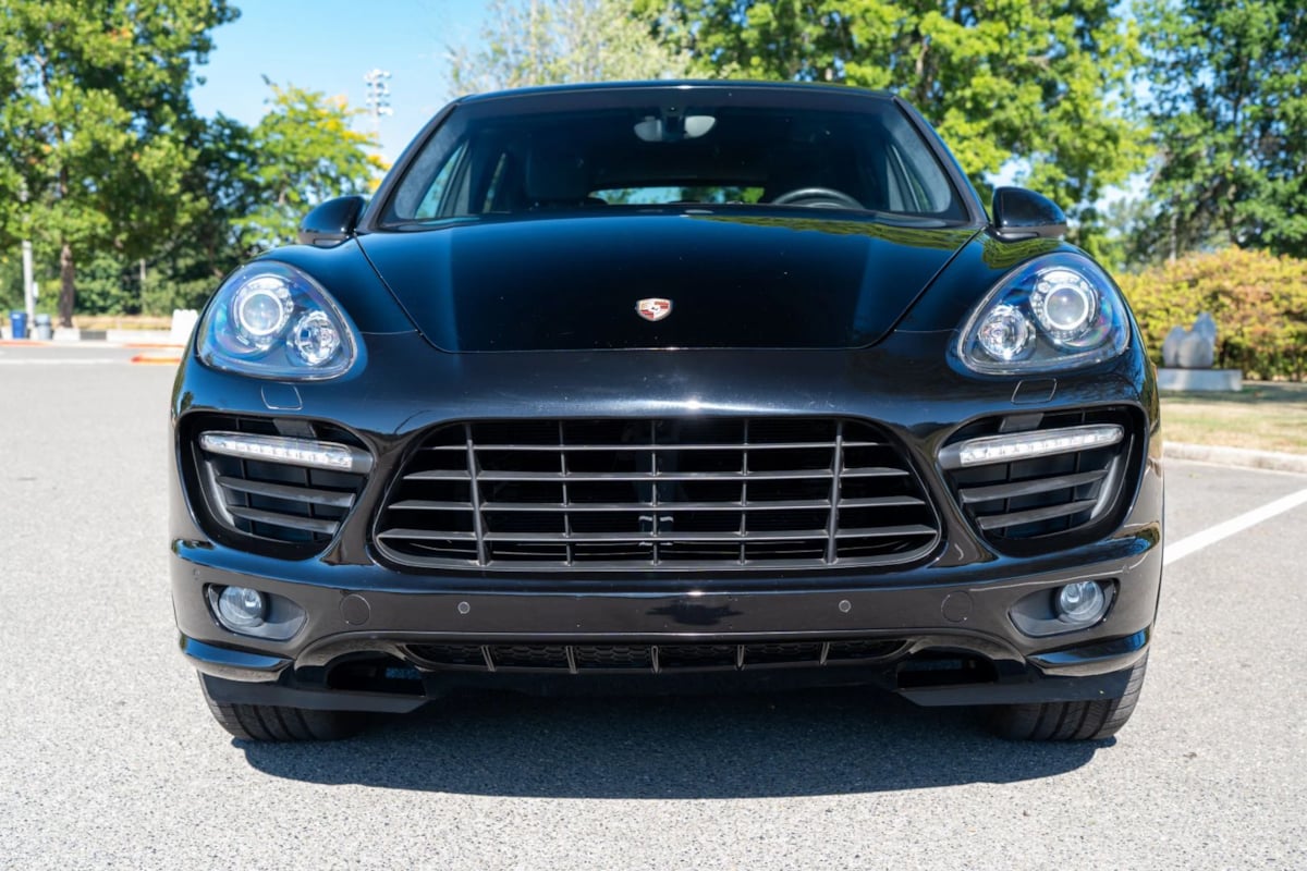 2013 Porsche Cayenne GTS photo 4