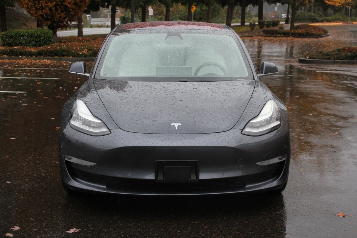 2018 Tesla Model 3 Long Range photo 2