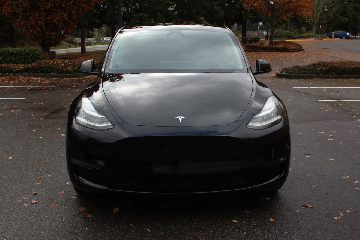 2022 Tesla Model Y Long Range photo 2