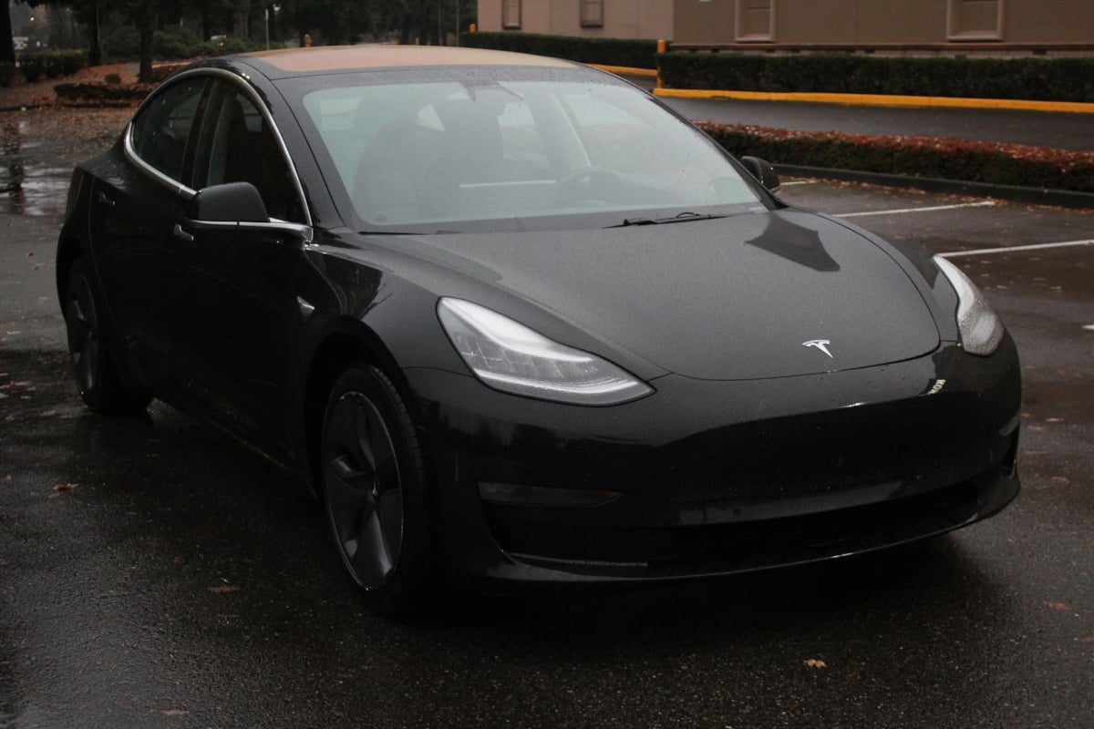 2018 Tesla Model 3 Long Range photo 3