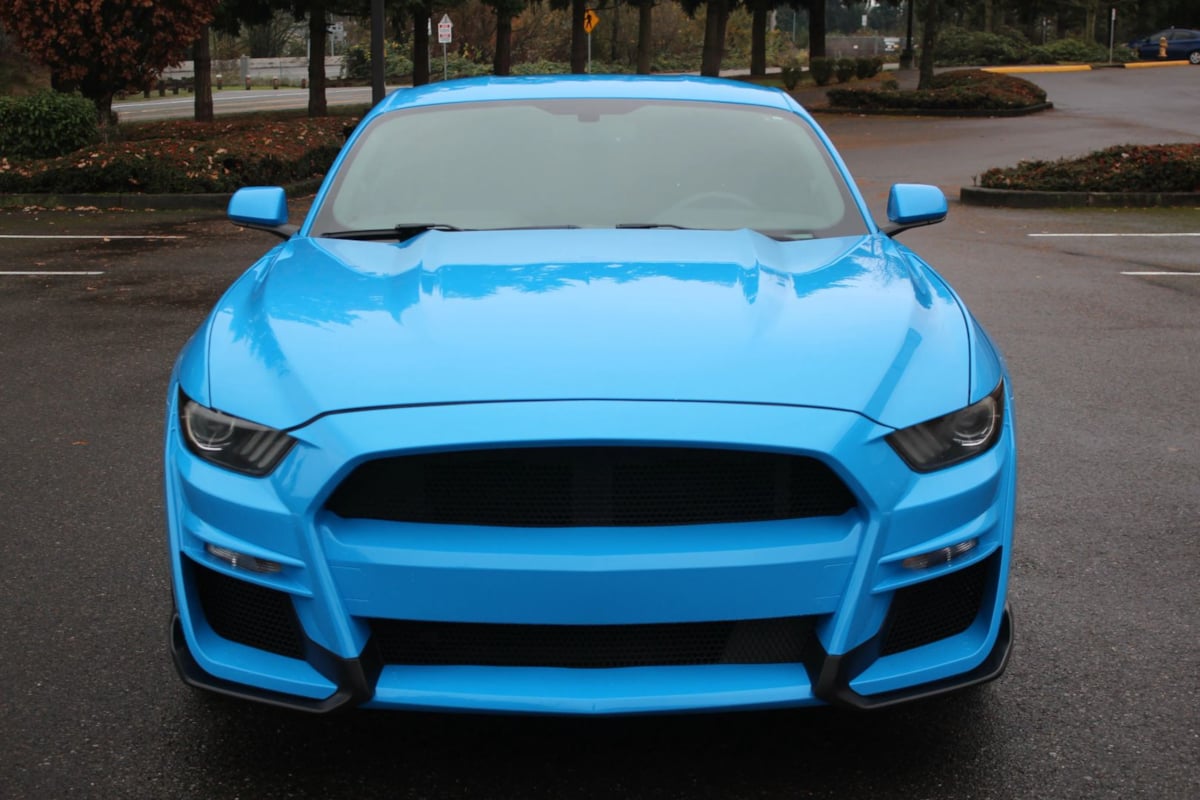 2017 Ford Mustang V6 photo 2