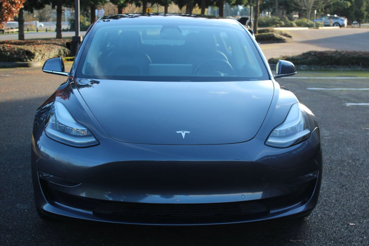 2018 Tesla Model 3 Long Range photo 2