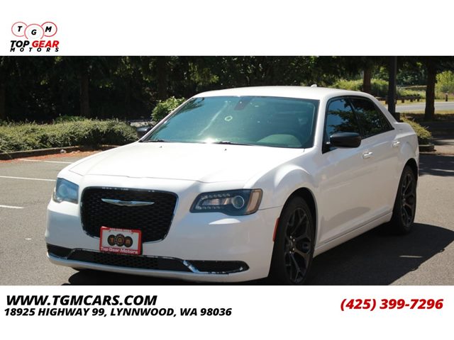Bright White Clearcoat 2019 Chrysler 300 Touring RWD Sedan Rear-Wheel Drive Automatic