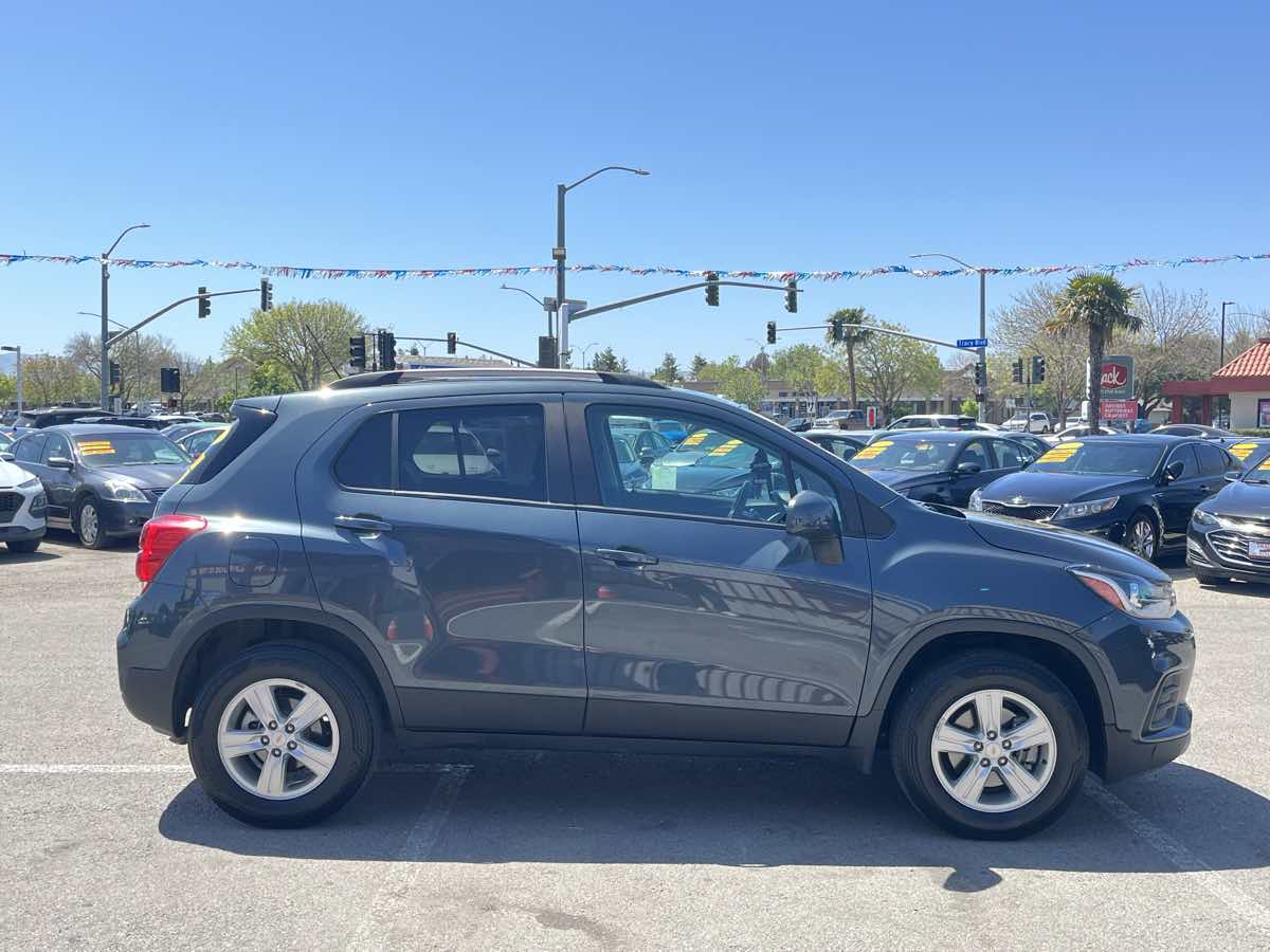 2021 Chevrolet Trax LT - Photo 8