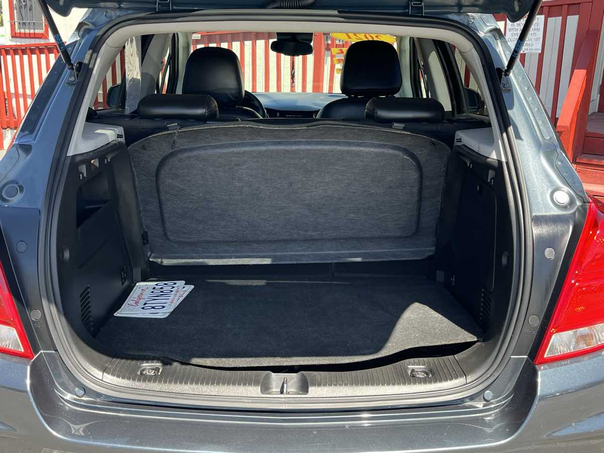 2021 Chevrolet Trax LT - Photo 11