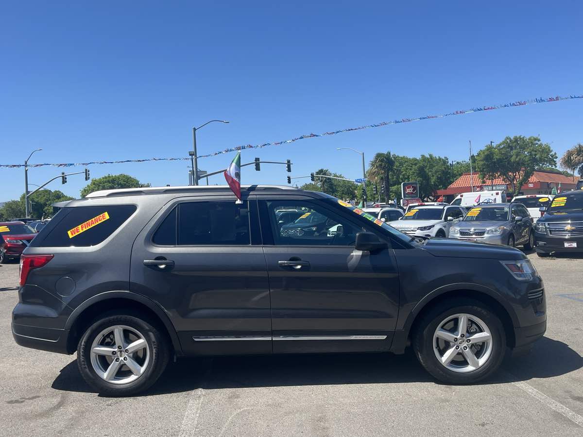 2019 Ford Explorer XLT - Photo 8