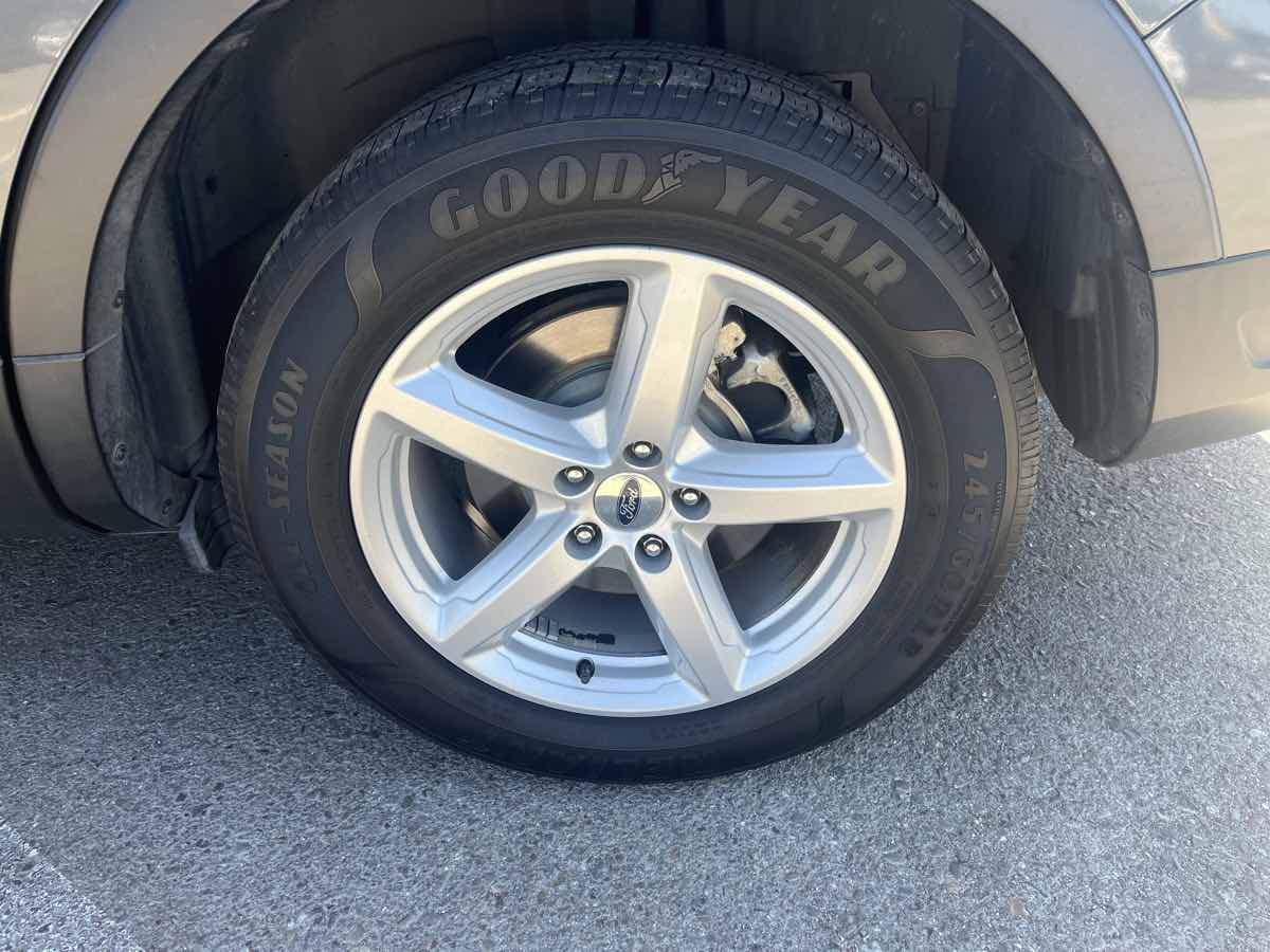 2019 Ford Explorer XLT - Photo 12