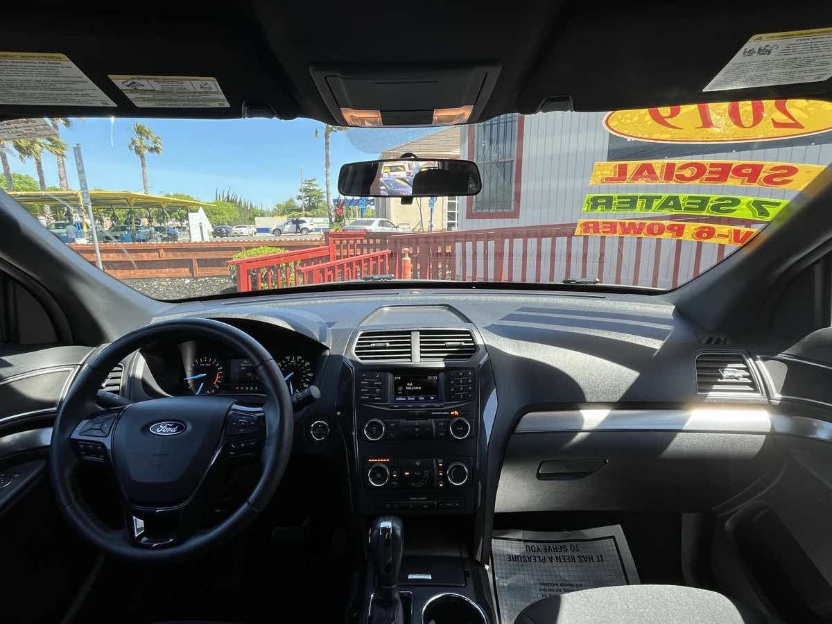 2019 Ford Explorer XLT - Photo 16