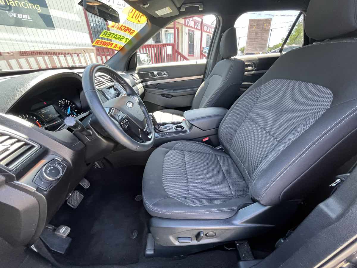 2019 Ford Explorer XLT - Photo 18