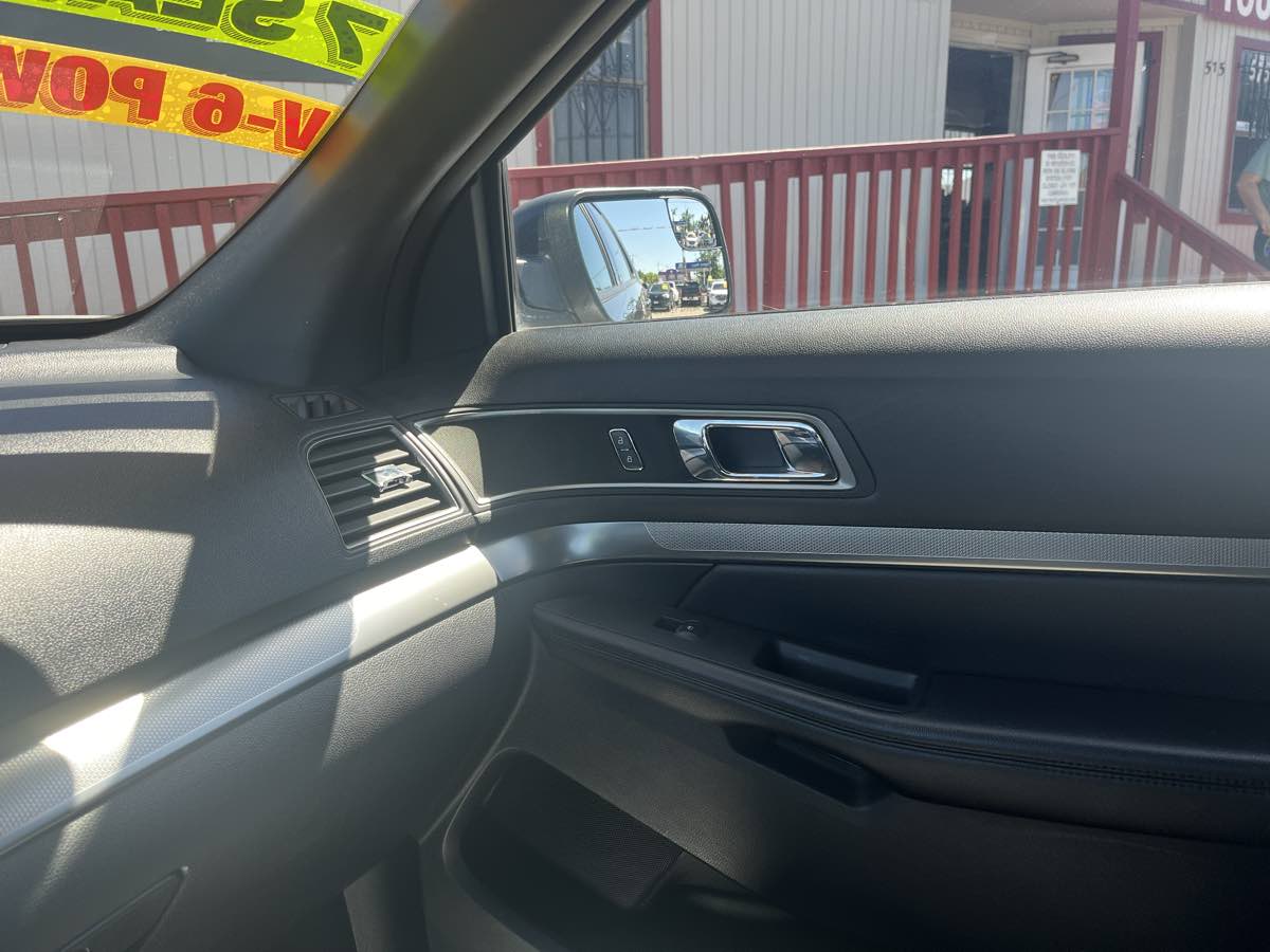 2019 Ford Explorer XLT - Photo 23