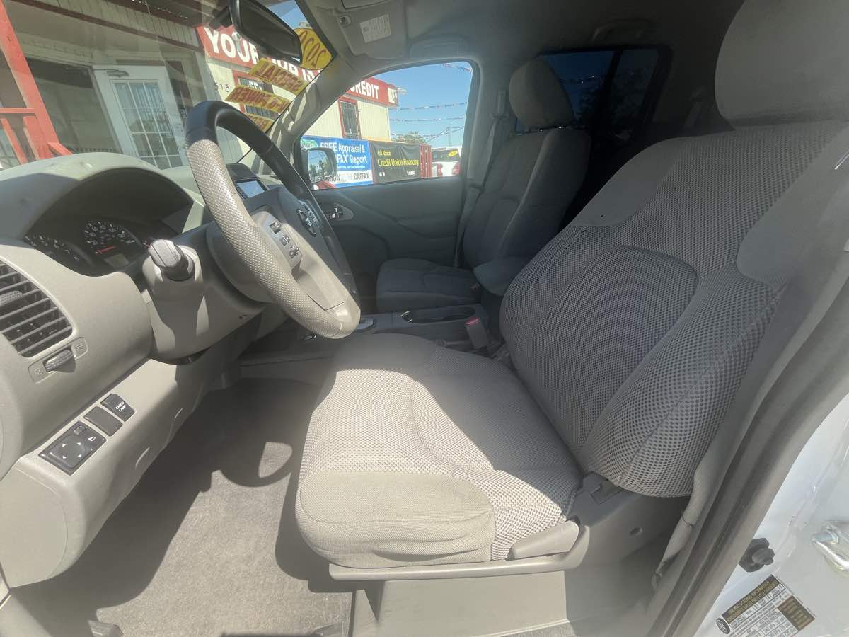 2020 Nissan Frontier SV - Photo 17